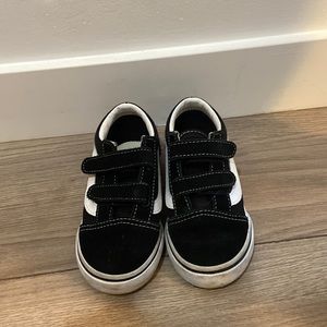 Pretty lightly used toddler vans size 9